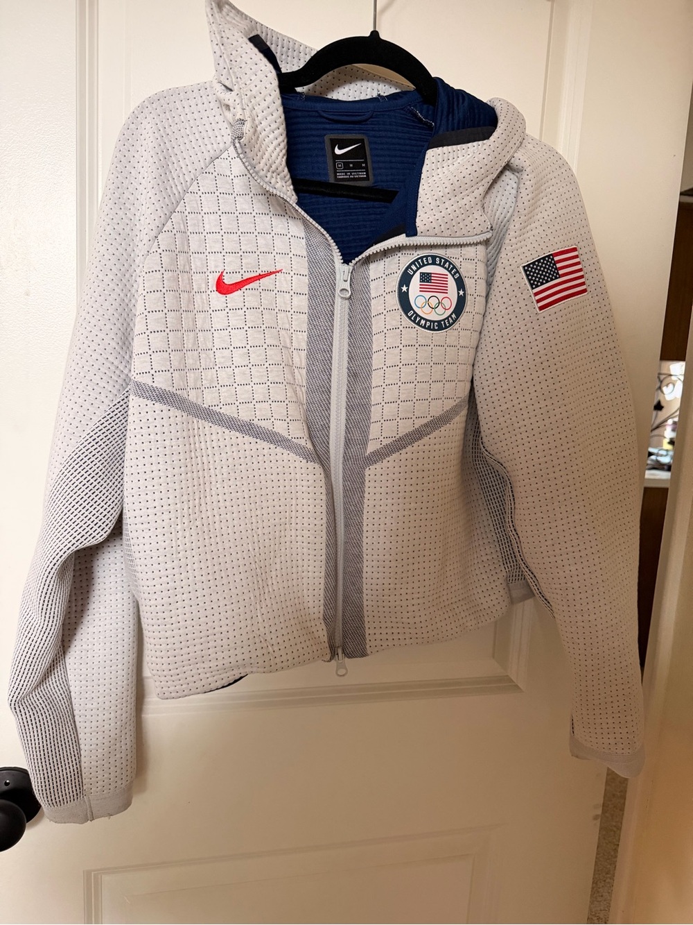 Nike women' White Team USA Olympic Zip Hoodie Jacket